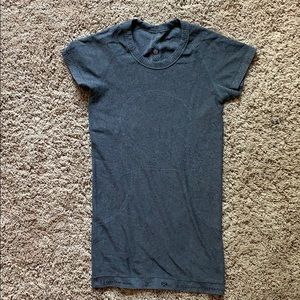lululemon swiftly tech short sleeve size 2
